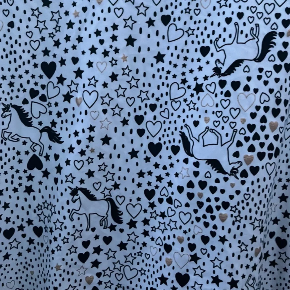 White shirt with hearts unicorns and stars - Picture 2 of 4